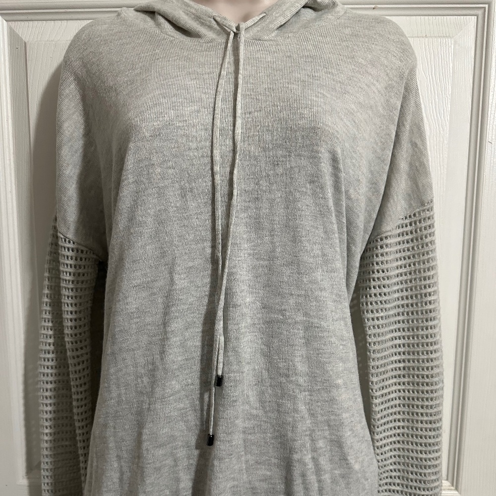 Stitches & Stripes long sleeve gray Long Sleeve Blouse w/hoodie Size Medium